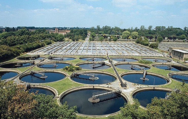 PRODUITS CHIMIQUES POUR LE TRAITEMENT DES EAUX USEES 